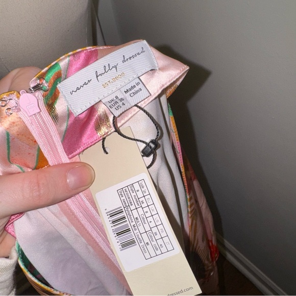 Never Fully Dressed Women’s 4 BEAUTIFUL Colorful Pink Gold Silky Maxi Dress - Picture 15 of 15